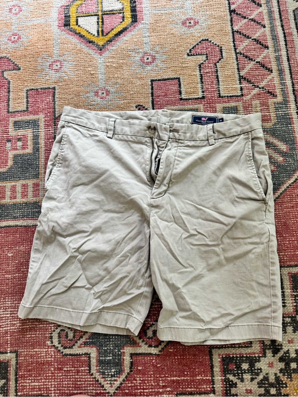 Vineyard Vines Men's Tan Flat-Front Cotton Shorts